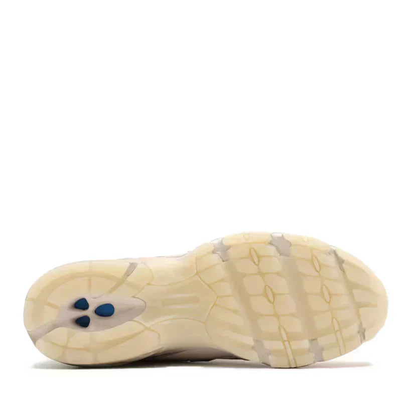 New Balance 740 - Sea Salt / White