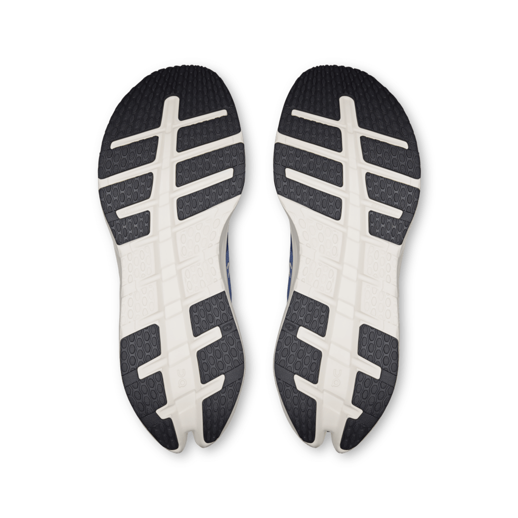 On Cloudrunner 3 - Sailor/Ivory