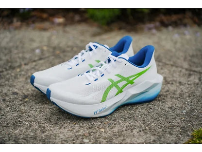 ASICS Novablast 6 - White / Piquant Green