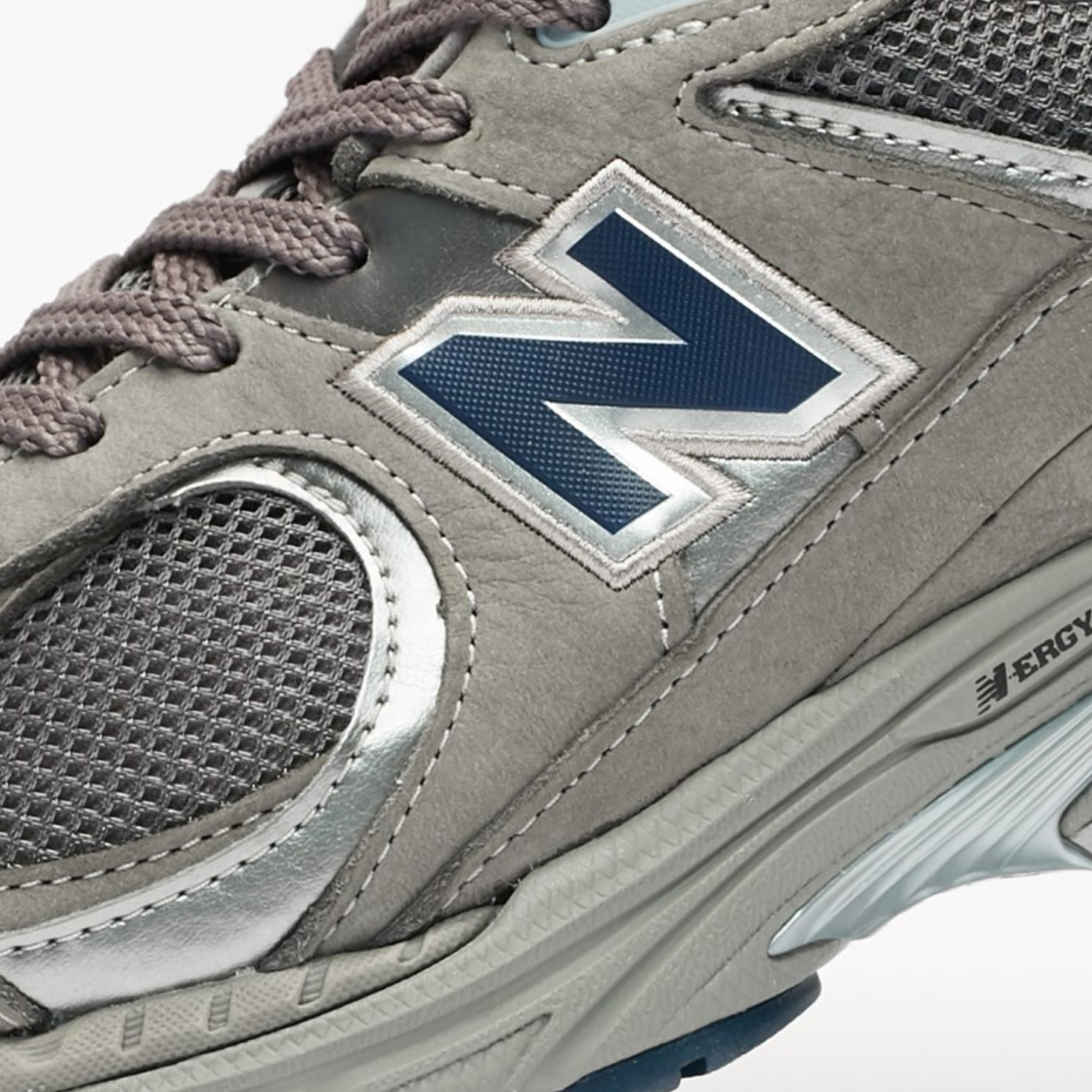 New Balance 2002r - Grey / Navy