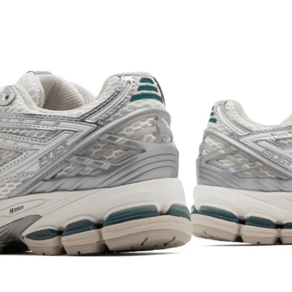 New Balance 1906r - Silver / White