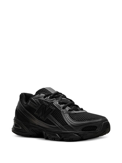 New Balance 740 - Triple Black
