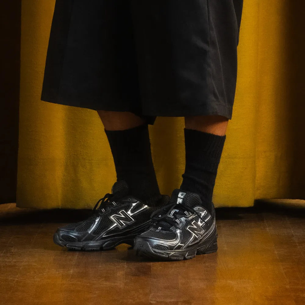 New Balance 740 - Black Metallic