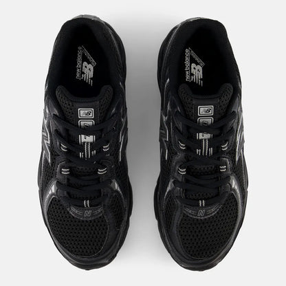 New Balance 740 - Black Metallic