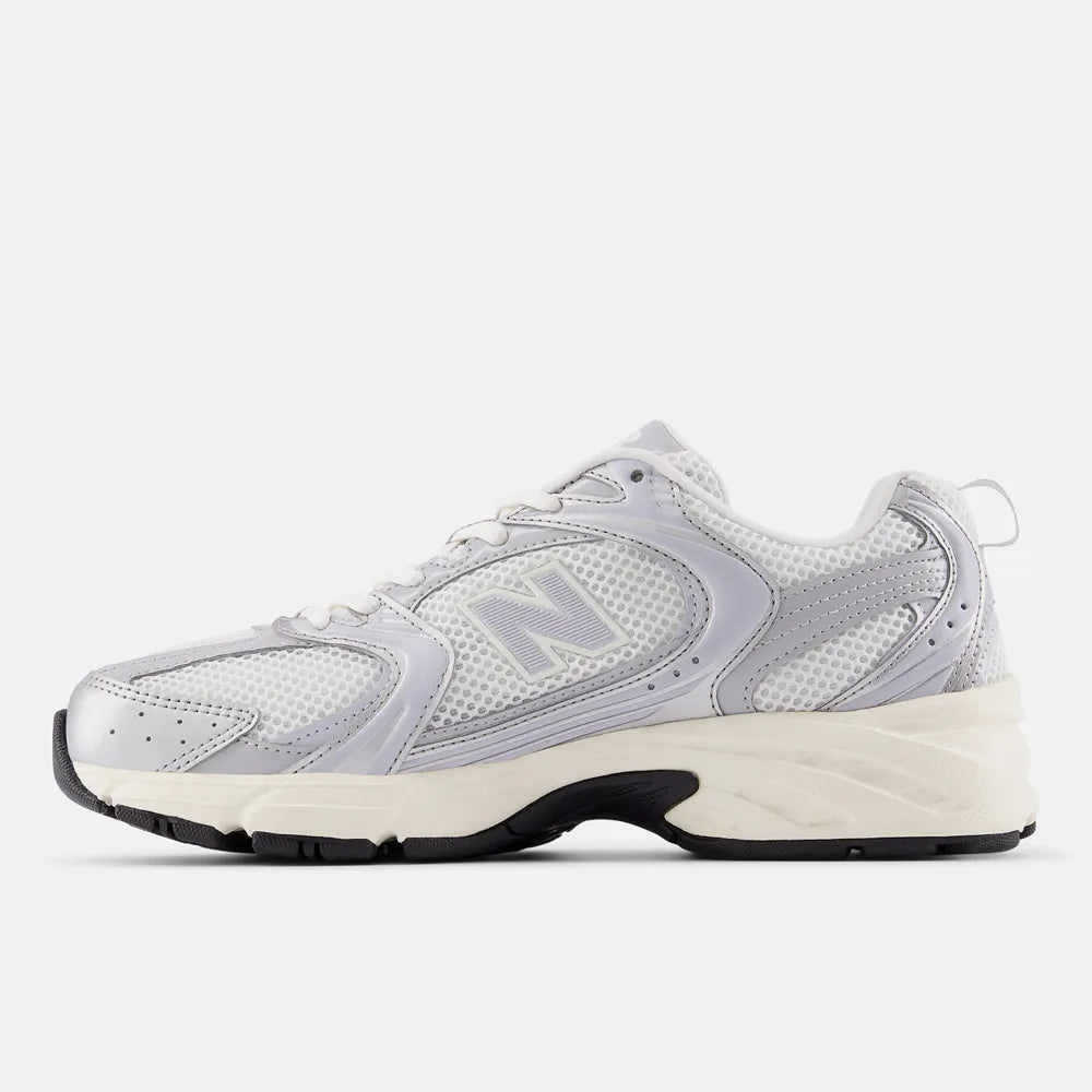 New Balance 530 - Moonbeam / Silver Metallic