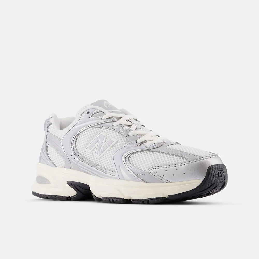 New Balance 530 - Moonbeam / Silver Metallic
