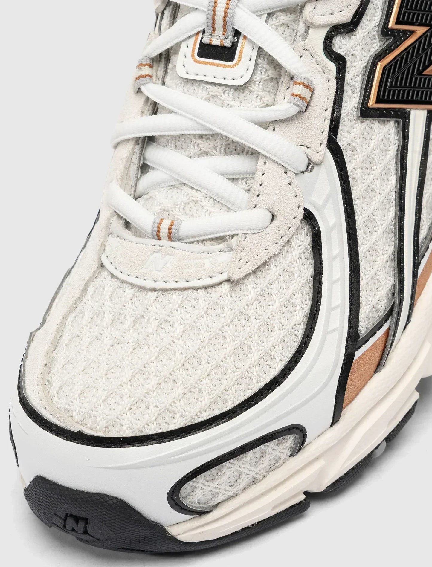 New Balance 740 - Sea Salt / Black / Brown
