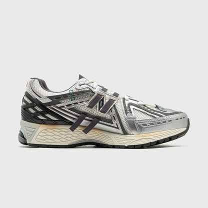 New Balance 1906 A - Silver Metallic / Sea Salt / Castlerock