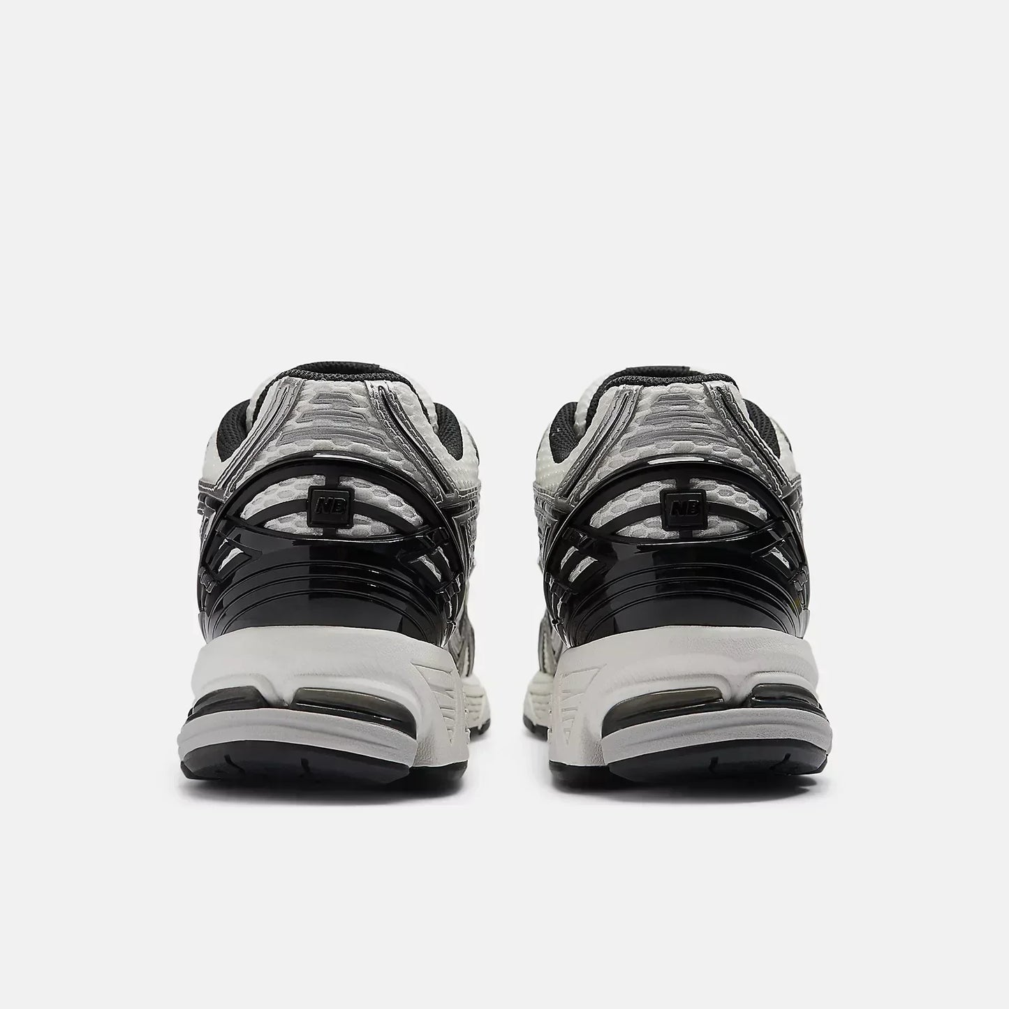 New Balance 1906r - Silver Metallic / White and Sea Salt