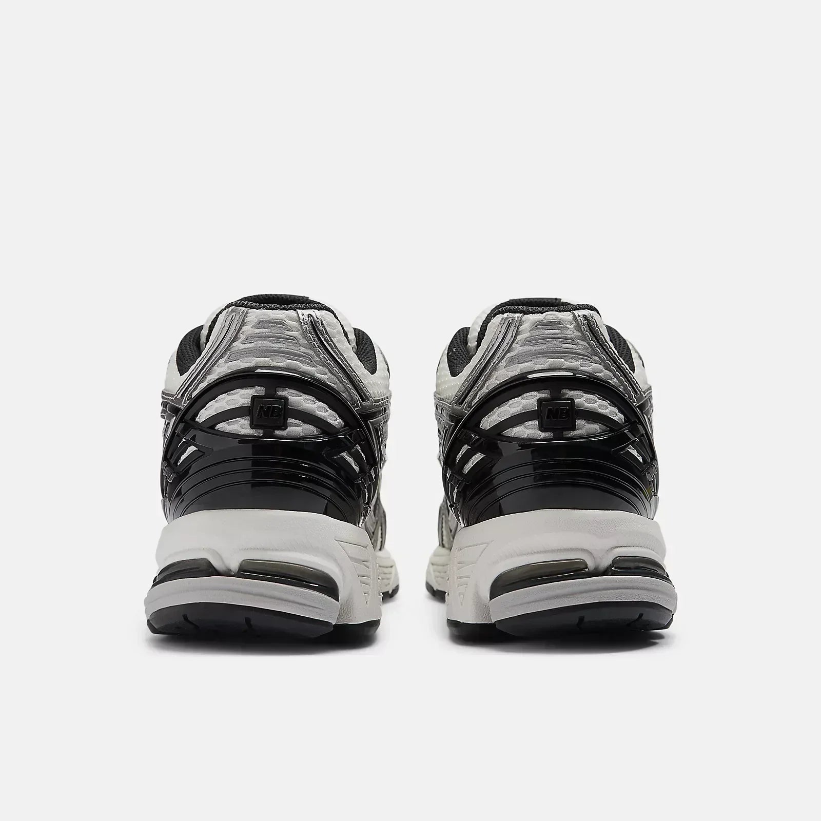 New Balance 1906r - Silver Metallic / White and Sea Salt