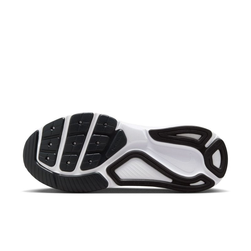 Nike Structure 26 - Black/Wolf Grey/Metallic Silver/White
