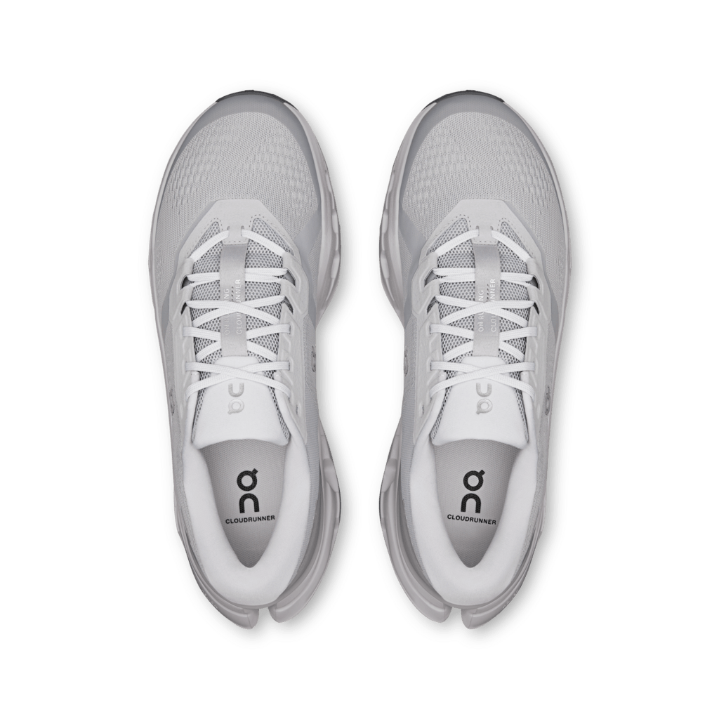 On Cloudrunner 3 - Glacier/Alloy