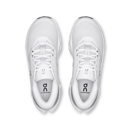 On Cloudrunner 3 - Frost/Glacier