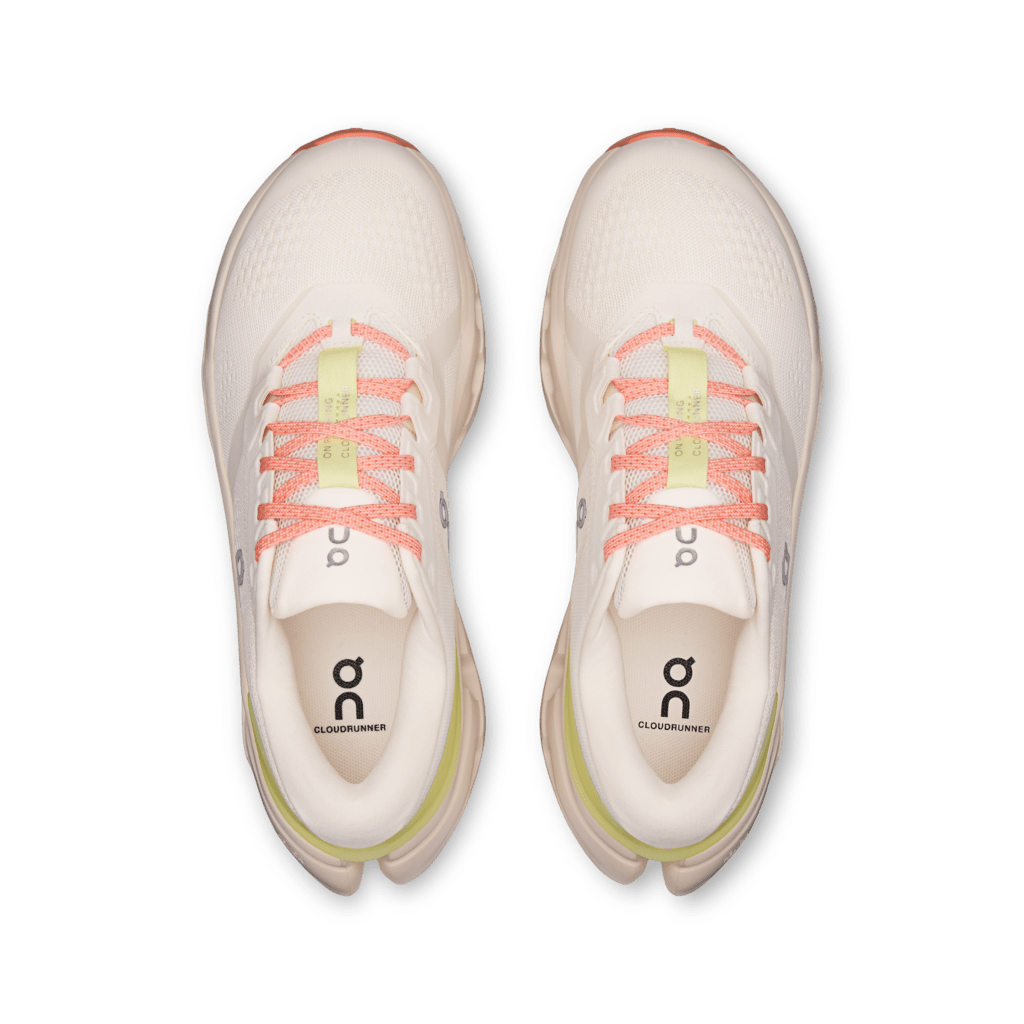 On Cloudrunner 3 - Ivory/Dew