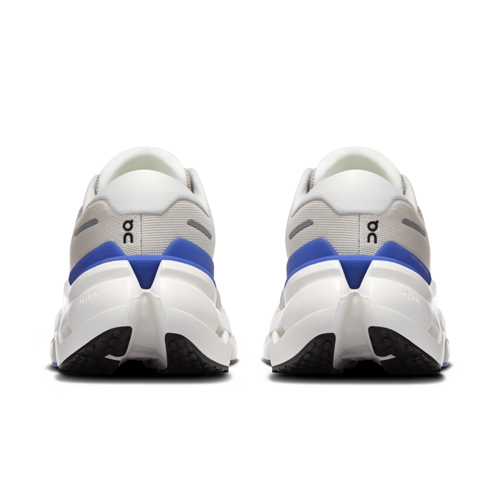 On Cloudrunner 3 - Pearl/Sailor