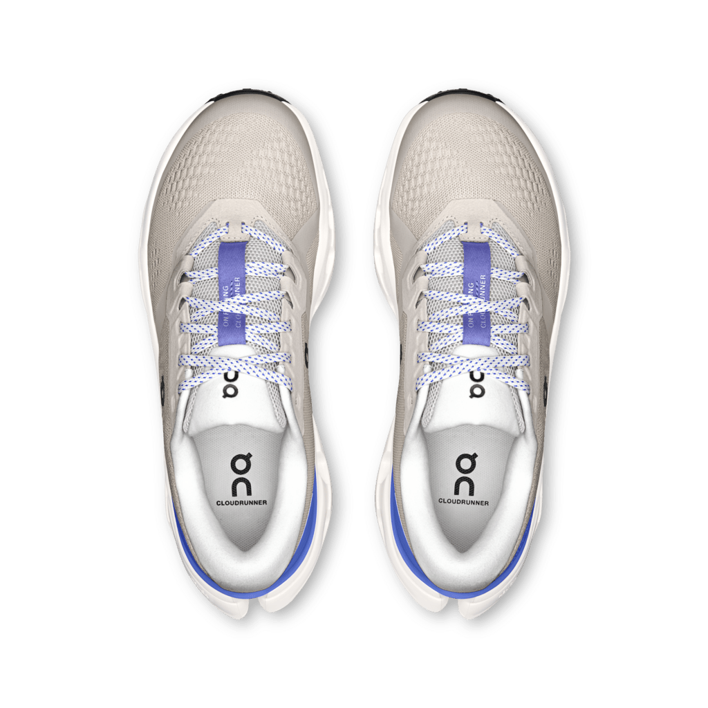 On Cloudrunner 3 - Pearl/Sailor
